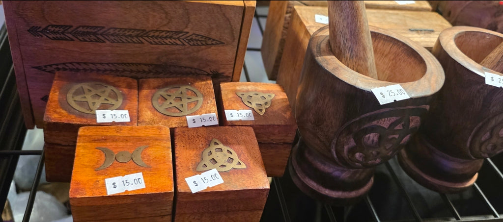 Small wooden Trinket box